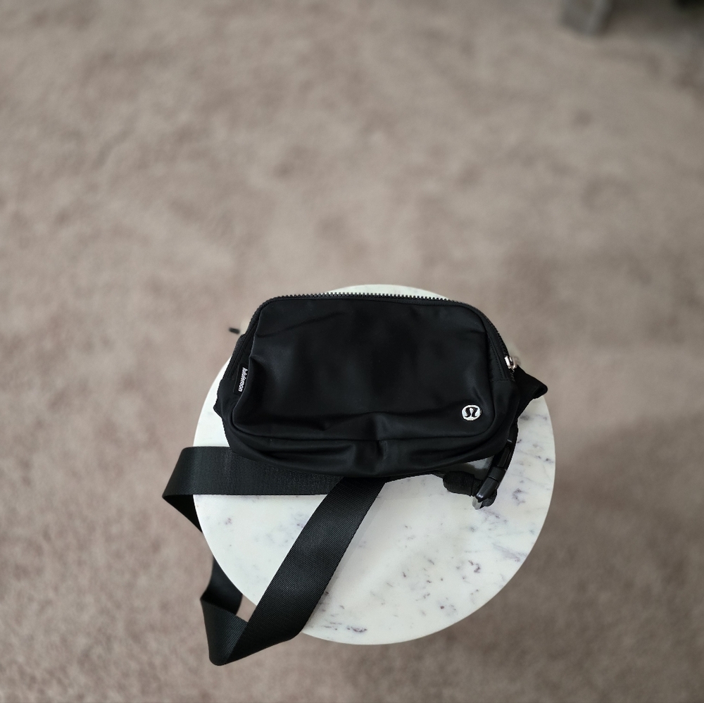 Lululemon belt bag